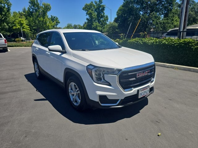 2022 GMC Terrain AWD SLE in Summit White — front three-quarter view