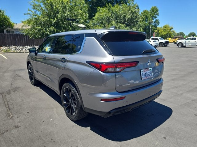 2022 Mitsubishi Outlander — detail view